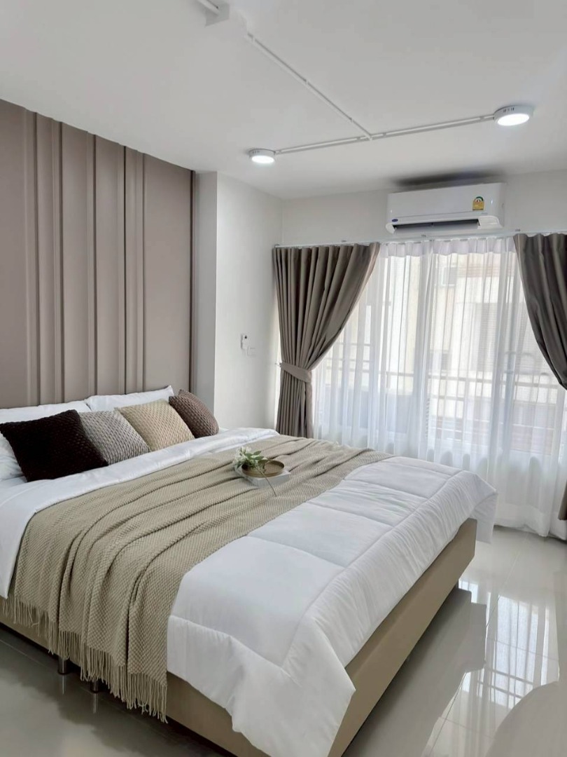 พรีเมียร์เพลส  พระราม 9 ห้องสวย แต่งพร้อมอยู่ ใกล้ห้าง the nine_Do789