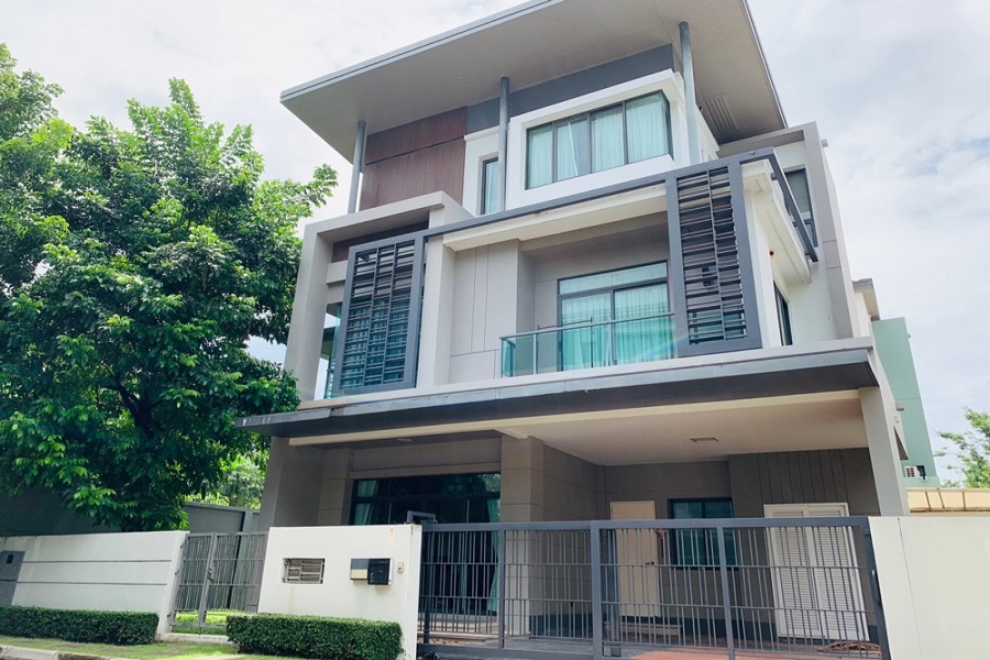 นาราสิริ-ไฮด์อเวย์